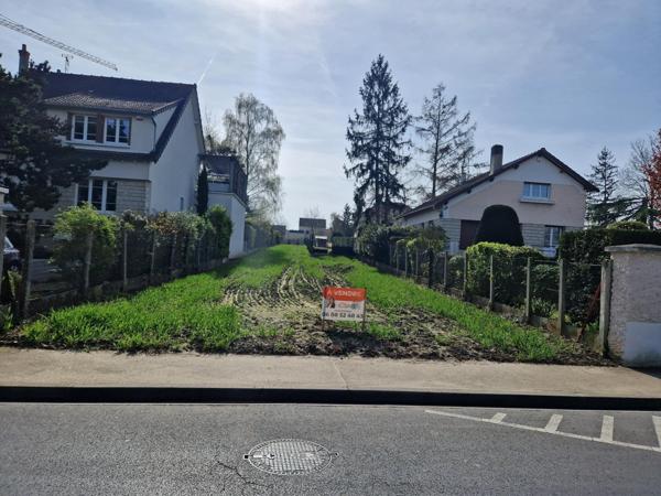 TERRAIN  NON CONSTRUCTIBLE ET ENCLAVE