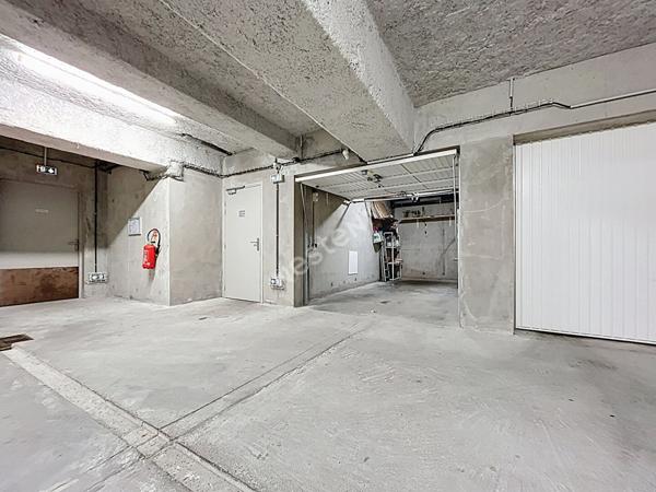 Garage en sous-sol (avec porte motorisée), dans résidence récente et sécurisée, à vendre sur Annecy