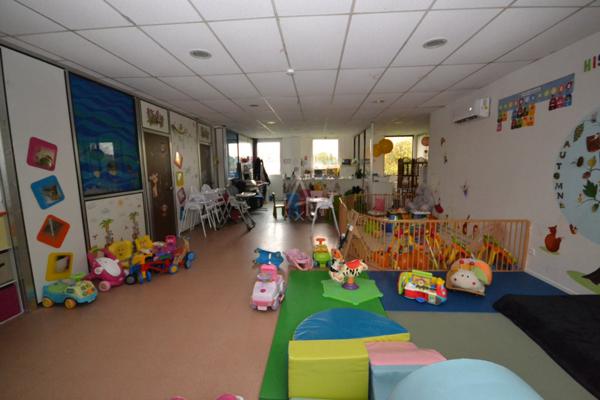 Bureaux Locaux de 330 m² de SH et de 9 pièces