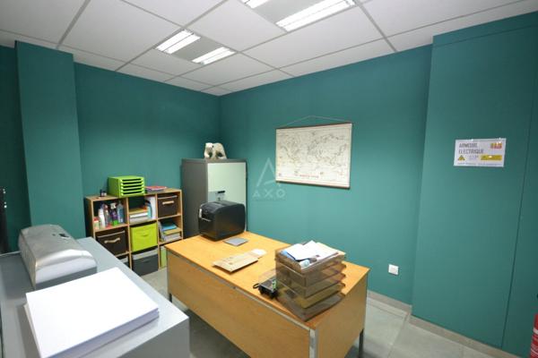 Bureaux Locaux de 330 m² de SH et de 9 pièces