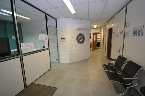 Bureaux Locaux de 330 m² de SH et de 9 pièces