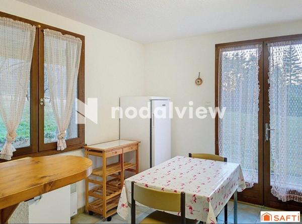 Maison pleine de charme et de possibilités!!