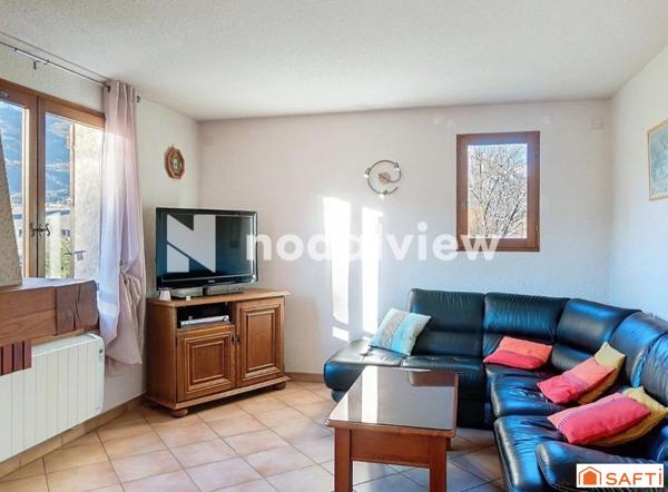 Maison pleine de charme et de possibilités!!