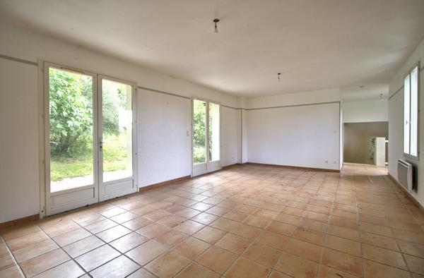 BON ENCONTRE - Maison de 86m² habitables avec 2 chambres, terrasse, garage et jardin de 2680m²