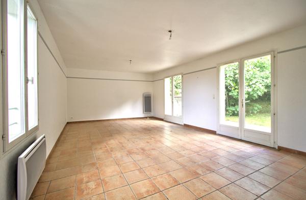 BON ENCONTRE - Maison de 86m² habitables avec 2 chambres, terrasse, garage et jardin de 2680m²