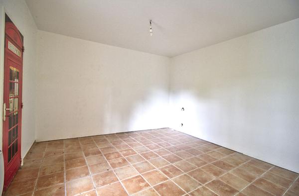 BON ENCONTRE - Maison de 86m² habitables avec 2 chambres, terrasse, garage et jardin de 2680m²