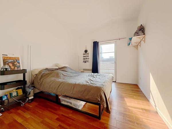 Lille proximité CHR , Appartement 3 pièces au dernier étage avec terrasse, garage et parking Lille