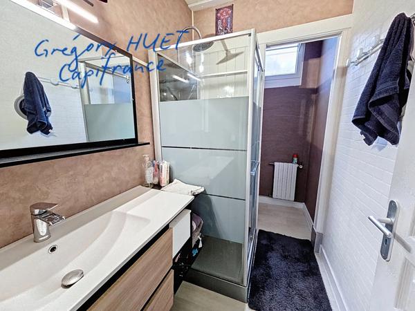 Maison atypique à NASSANDRES (27)