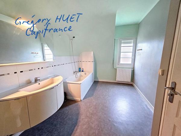 Maison atypique à NASSANDRES (27)