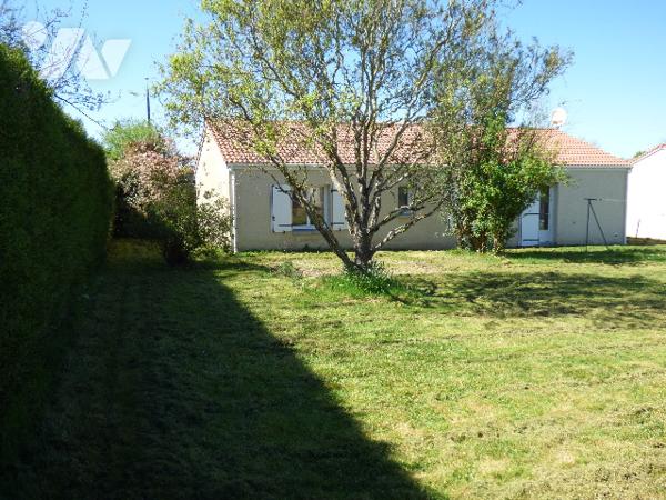 PAVILLON - MONCOUTANT-SUR-SEVRE