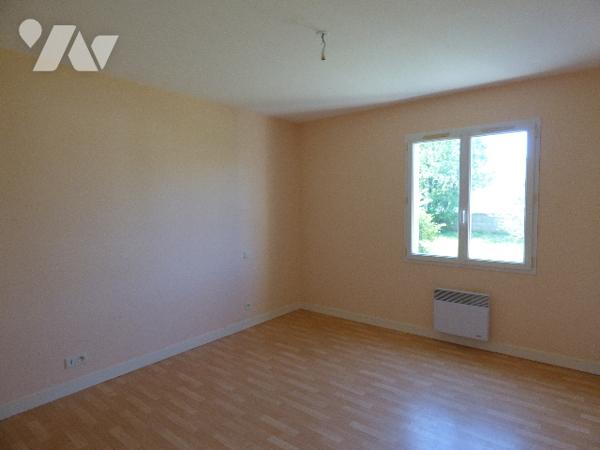 PAVILLON - MONCOUTANT-SUR-SEVRE