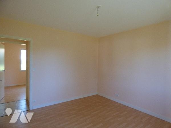 PAVILLON - MONCOUTANT-SUR-SEVRE