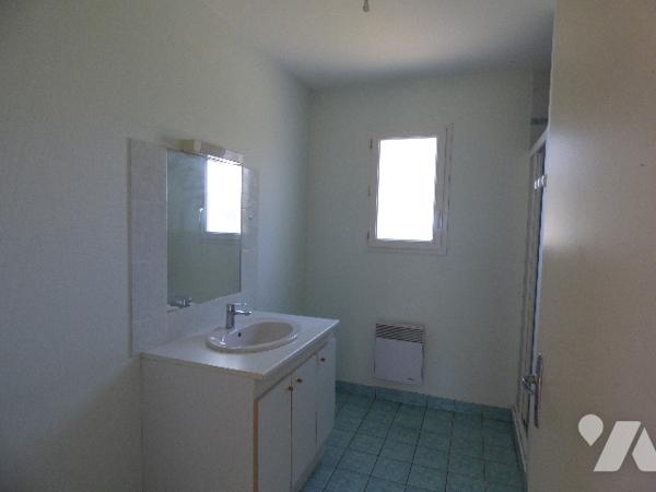 PAVILLON - MONCOUTANT-SUR-SEVRE