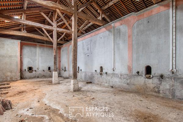 Ensemble de maisons en pierre avec ancien chai à réinventer
