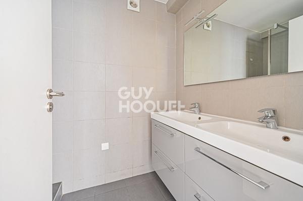 BOIS DE VINCENNES / VUE DEGAGEE / SUD-OUEST/ REFAIT A NEUF