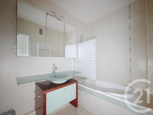 Appartement à vendre  4 pièces - 78,41 m2 DECINES CHARPIEU - 69