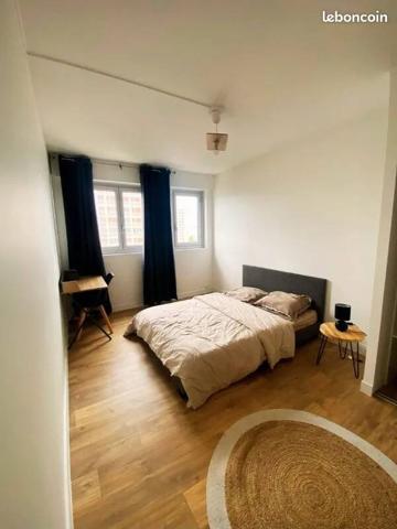 Chambre en colocation — maison de 135 m² avec jardin