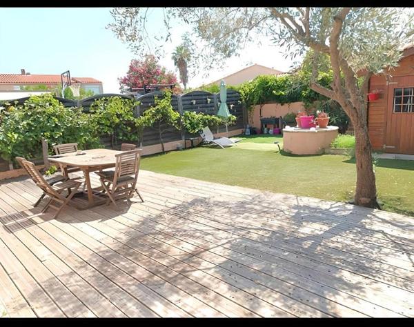 Maison familiale 123 m2 avec grand séjour jardin garage et dépendance au calme à Fréjus