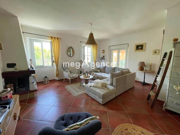 Maison à FLAYOSC, 83780 - 5 pièces 120m²