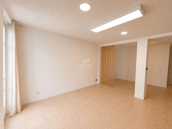 Bureaux / Local commercial de 46 m² Centre-ville 340 000 € **  - Référence  18939