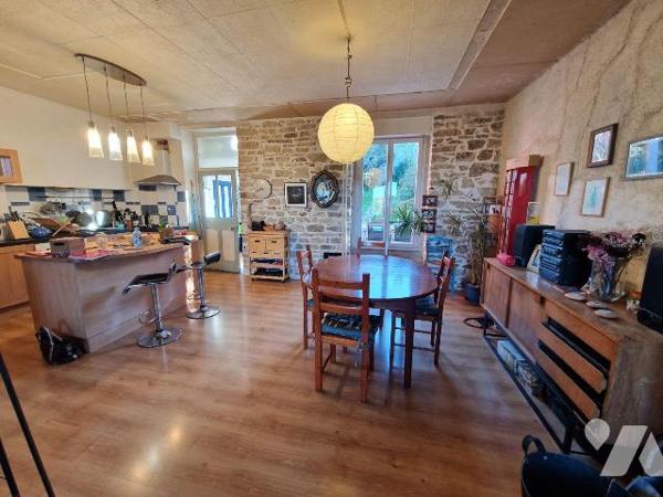 A Vendre à QUIMPER, Quartier de Kergoat Ar Lez, à proximité de la gare, maison des années 30 d'...