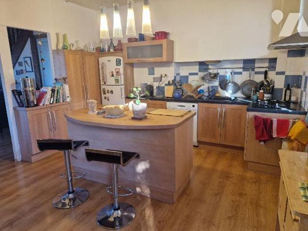 A Vendre à QUIMPER, Quartier de Kergoat Ar Lez, à proximité de la gare, maison des années 30 d'...