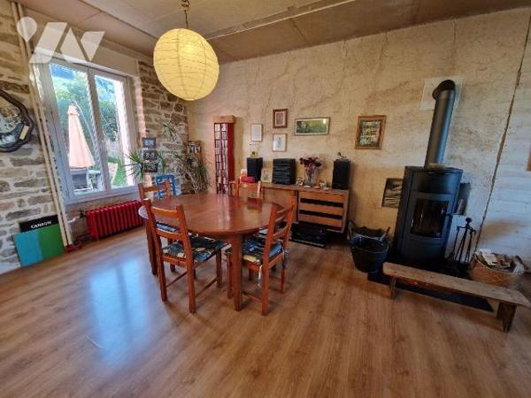 A Vendre à QUIMPER, Quartier de Kergoat Ar Lez, à proximité de la gare, maison des années 30 d'...