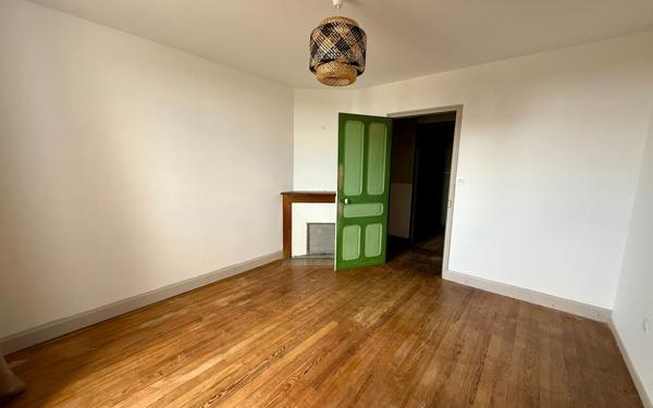 Maison à vendre    4 pièces •  Lablachère