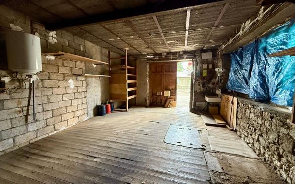 Maison à vendre    4 pièces •  Lablachère