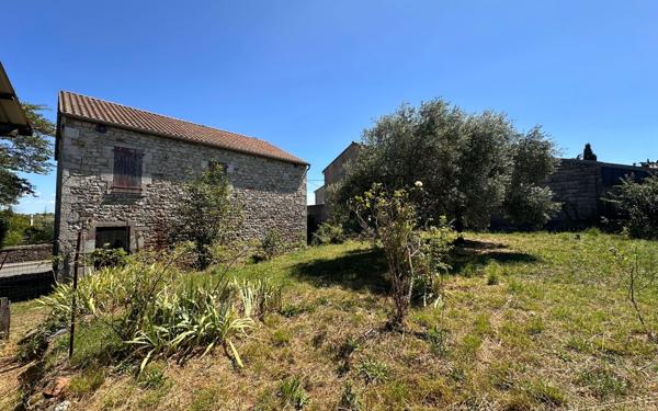 Maison à vendre    4 pièces •  Lablachère