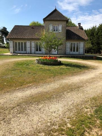 Maison Thenon 6 pièce(s) 140.31 m2