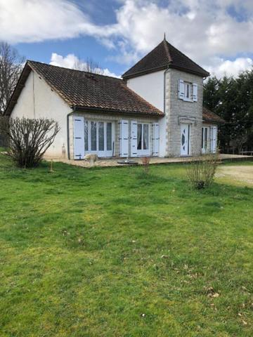 Maison Thenon 6 pièce(s) 140.31 m2