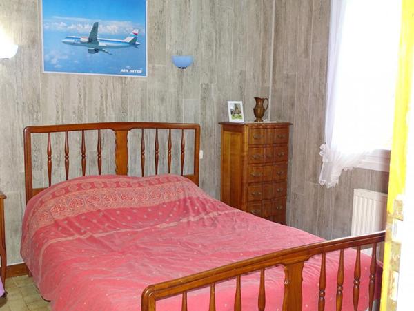 Maison Thenon 6 pièce(s) 140.31 m2