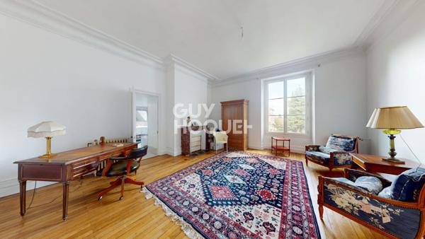 Demeure Joue Les Tours 10 pièce(s) 338 m2