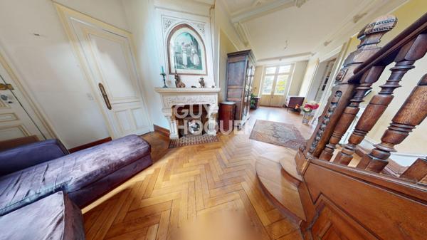 Demeure Joue Les Tours 10 pièce(s) 338 m2