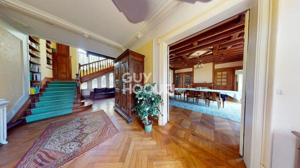 Demeure Joue Les Tours 10 pièce(s) 338 m2