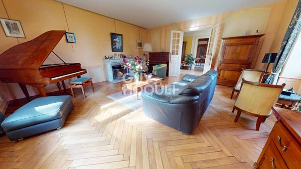 Demeure Joue Les Tours 10 pièce(s) 338 m2