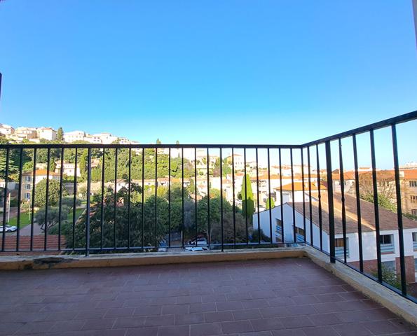 Cagnes Sur Mer Appartement 3 Pièces Terrasse Cave Centre-Ville de Cagnes-sur-Mer.