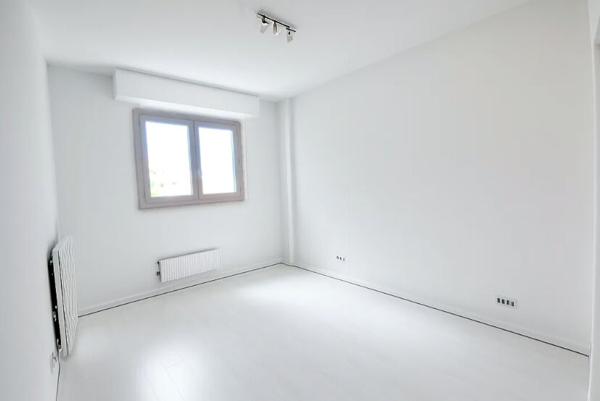 Cagnes Sur Mer Appartement 3 Pièces Terrasse Cave Centre-Ville de Cagnes-sur-Mer.