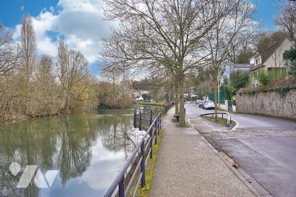 Terrain à bâtir 239,18 m²  Face Marne