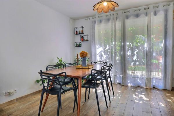 Le Redon - maison rénovée avec jardin, piscine et stationnement