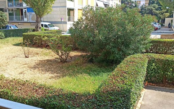 Appartement à louer    2 pièces •  Marignane