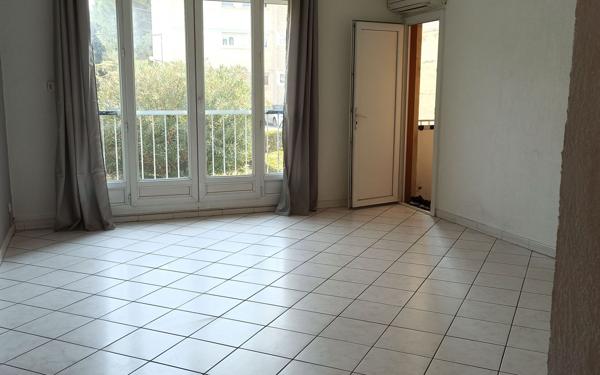 Appartement à louer    2 pièces •  Marignane