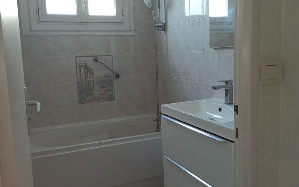 Appartement à louer    2 pièces •  Marignane