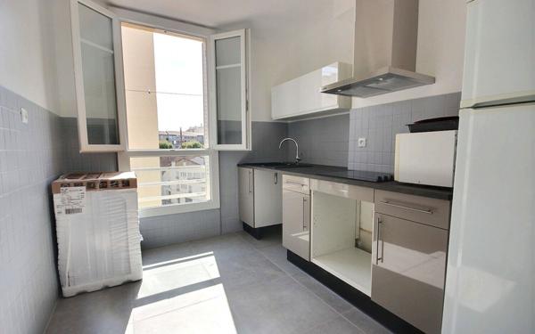 Appartement à louer    2 pièces •  Marseille 5