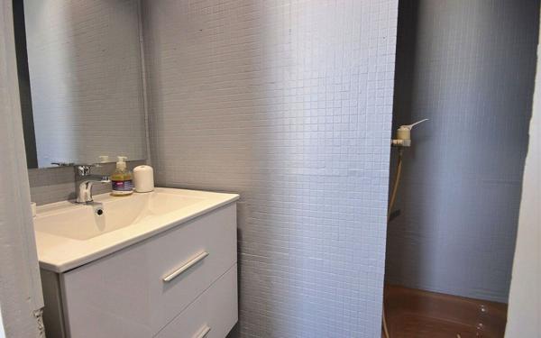 Appartement à louer    2 pièces •  Marseille 5