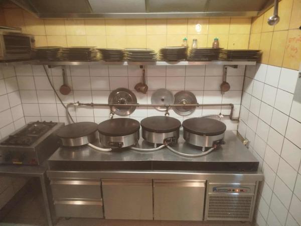 À vendre : Crêperie dynamique et rentable – Emplacement attractif proche de la gare