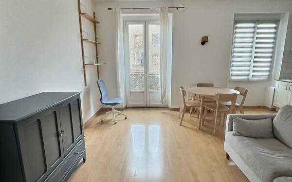 Appartement à louer    2 pièces • 46,19 m2 Marseille 2