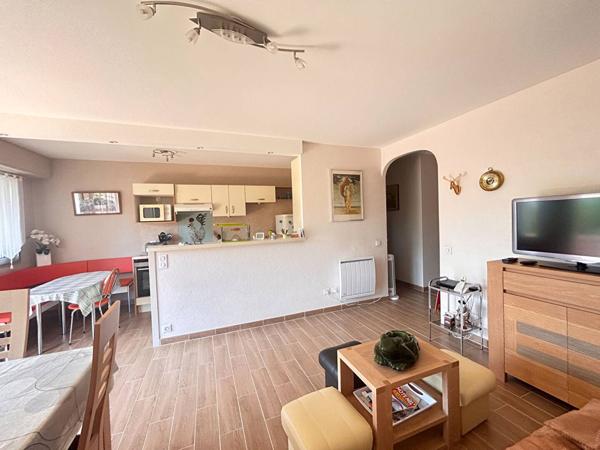 APPARTEMENT à VAUX SUR MER
