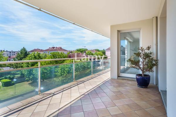 Parking + appartement